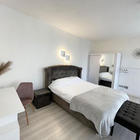 Panoramic Studio Apartment Cluj-Napoca Luaran gambar