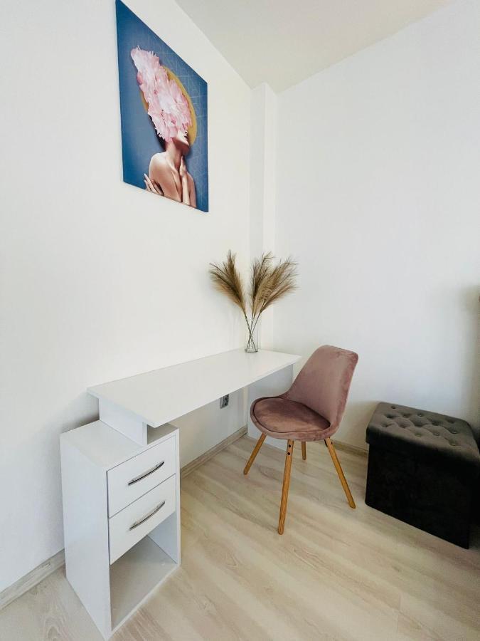 Panoramic Studio Apartment Cluj-Napoca Luaran gambar