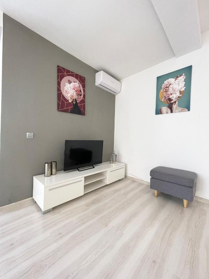 Panoramic Studio Apartment Cluj-Napoca Luaran gambar