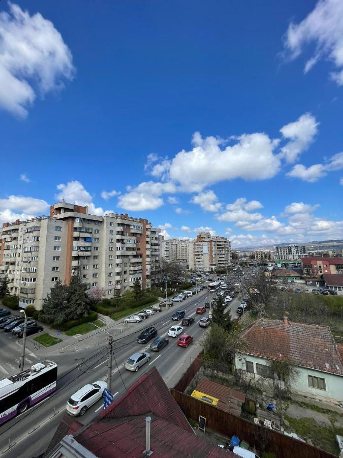 Panoramic Studio Apartment Cluj-Napoca Luaran gambar