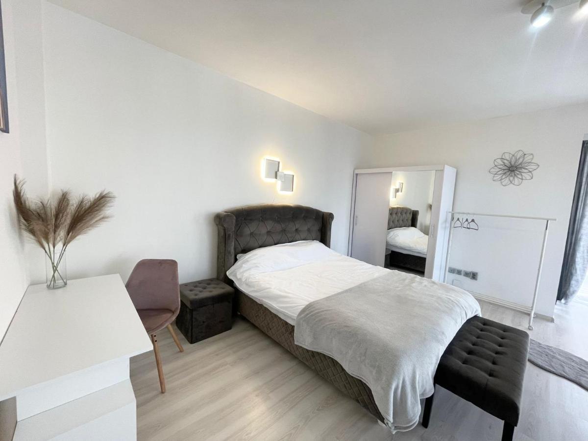 Panoramic Studio Apartment Cluj-Napoca Luaran gambar